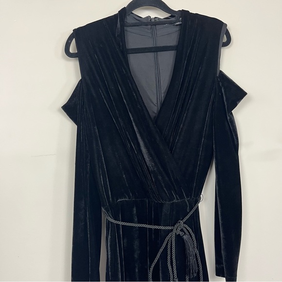BOSTON PROPER VELVET COLD SHOULDER JUMPSUIT IN BLACK SIZE 8 ROPE BELT - Picture 14 of 15
